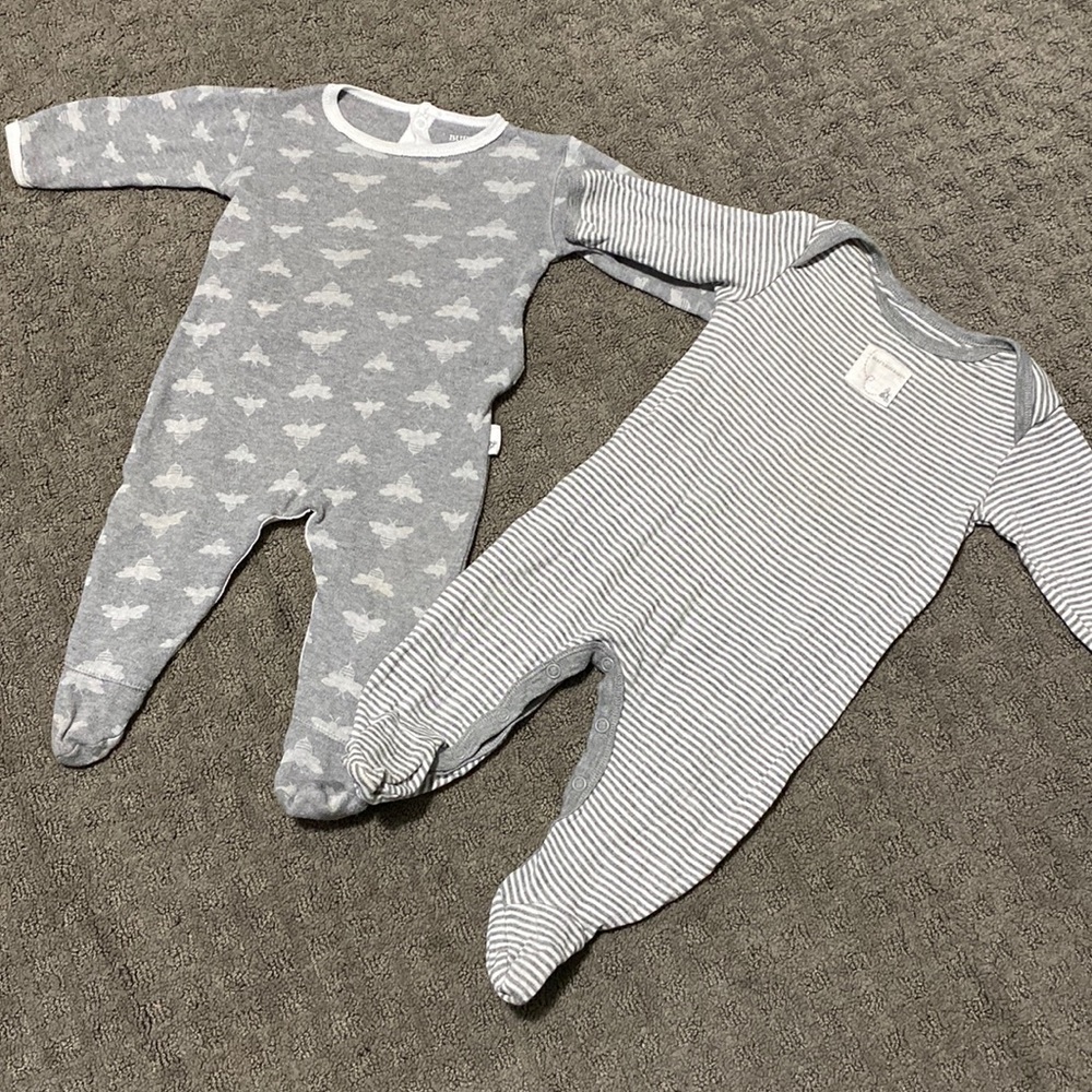 Burt’s Bees Baby footie set